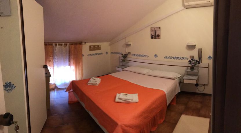 Imagen de la habitación del Hotel Roberta, Cattolica. Foto 6
