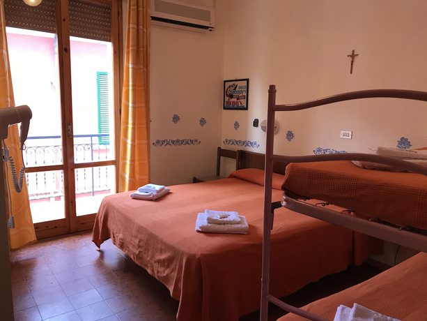 Imagen de la habitación del Hotel Roberta, Cattolica. Foto 7