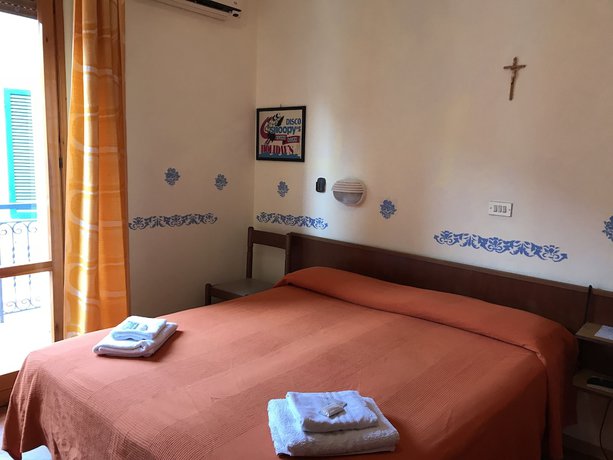 Imagen de la habitación del Hotel Roberta, Cattolica. Foto 10