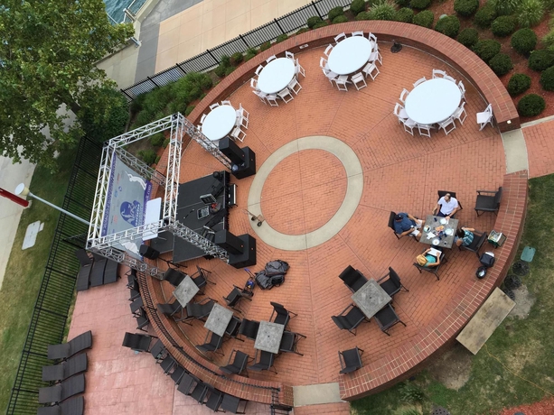 Imagen de los exteriores del Hotel Roberts Riverwalk Urban Resort. Foto 7