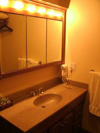 Imagen de la habitación del Hotel Robinhood Resort. Foto 10