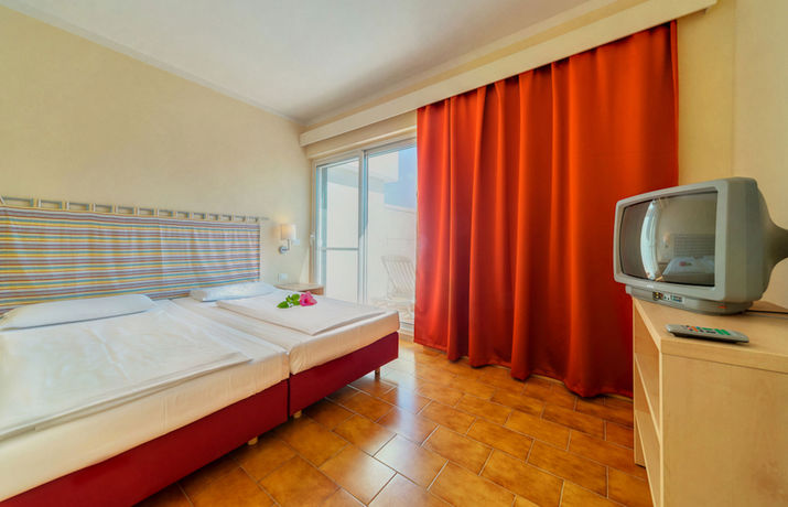 Imagen de la piscina del Hotel Robinson Apulia - All Inclusive. Foto 15