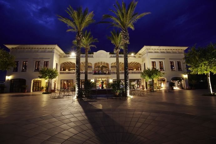 Imagen general del Hotel Robinson Cala Serena. Foto 2