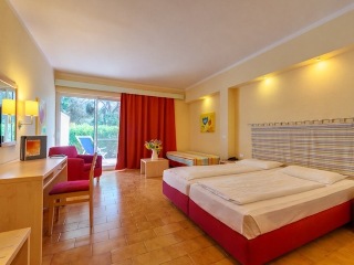 Imagen de la habitación del Hotel Robinson Club Apulia. Foto 16