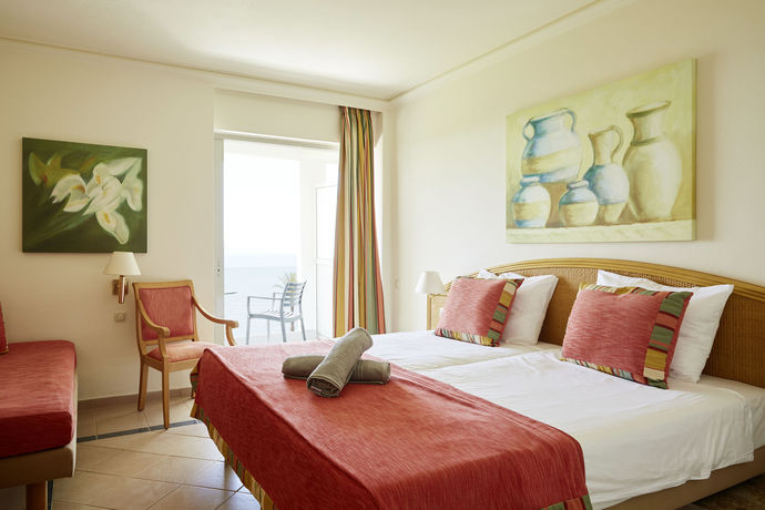 Imagen de los exteriores del Hotel Robinson Kyllini Beach - All Inclusive. Foto 11