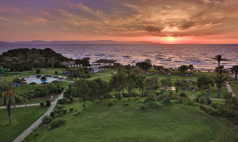 Imagen general del Hotel Robinson Kyllini Beach - All Inclusive. Foto 3