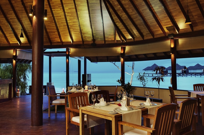 Imagen del bar/restaurante del Hotel Robinson Maldives - Adults Only - All Inclusive. Foto 5