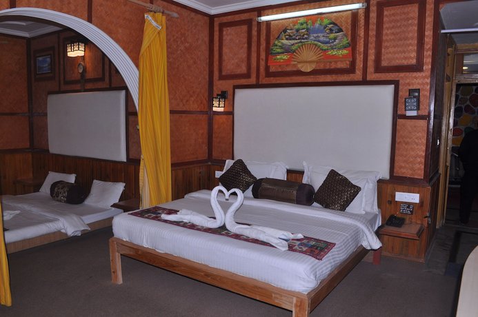 Imagen de la habitación del Hotel Robinsson Palace. Foto 5