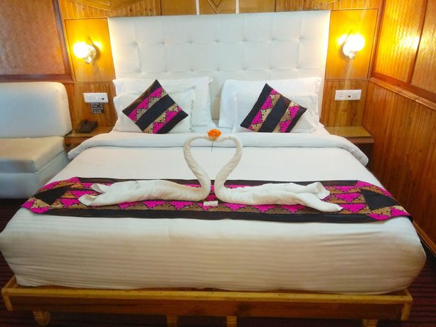 Imagen de la habitación del Hotel Robinsson Palace. Foto 9