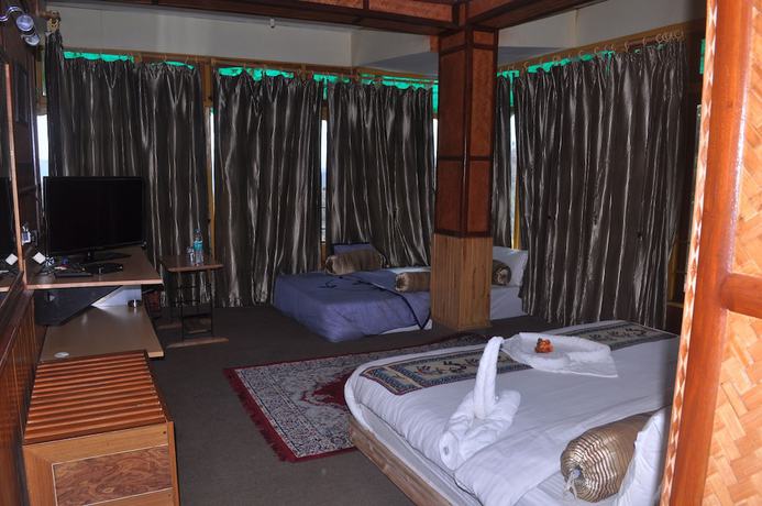 Imagen de la habitación del Hotel Robinsson Palace. Foto 10