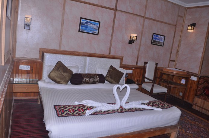 Imagen de la habitación del Hotel Robinsson Palace. Foto 11