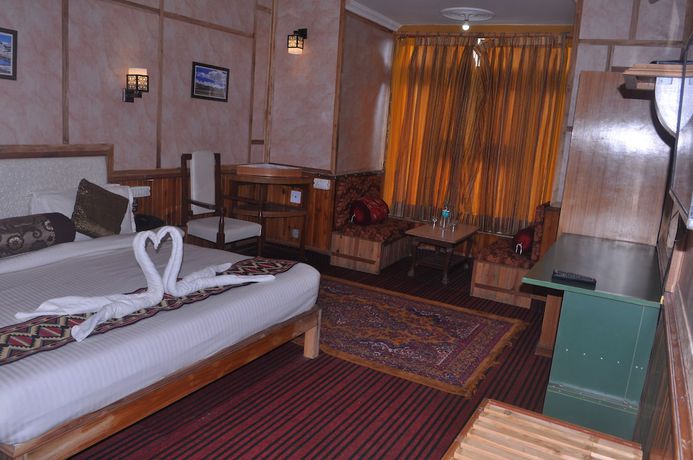Imagen de la habitación del Hotel Robinsson Palace. Foto 12