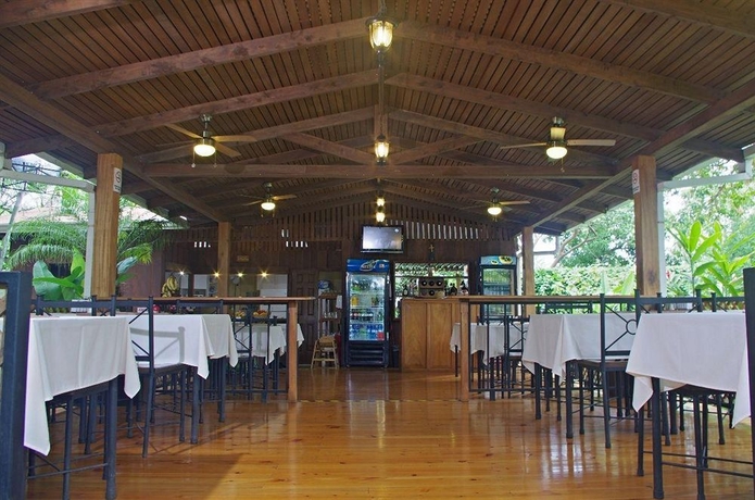 Imagen del bar/restaurante del Hotel Robledal. Foto 3