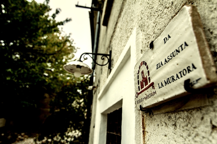 Imagen de los exteriores del Hotel Robur Marsorum. Foto 13