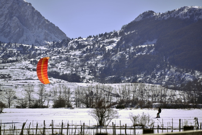 Imagen de los exteriores del Hotel Robur Marsorum. Foto 15