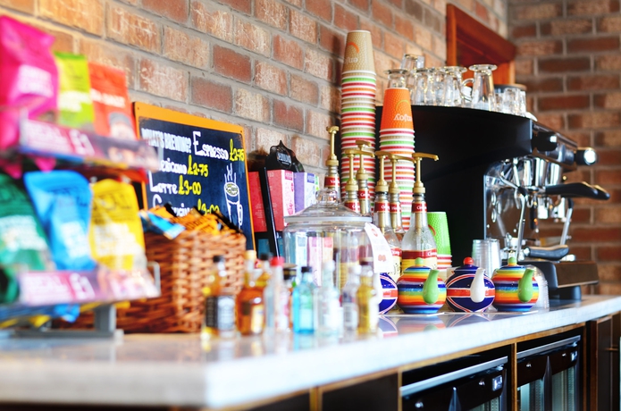 Imagen del bar/restaurante del Hotel Roc Apartments - Quartz. Foto 4