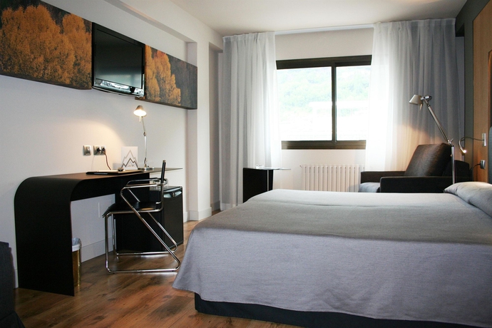 Imagen de la habitación del Hotel Roc Blanc and Spa. Foto 2