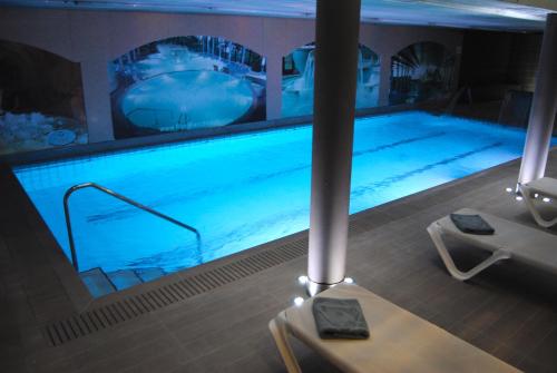 Imagen de la piscina del Hotel Roc Blanc and Spa. Foto 8