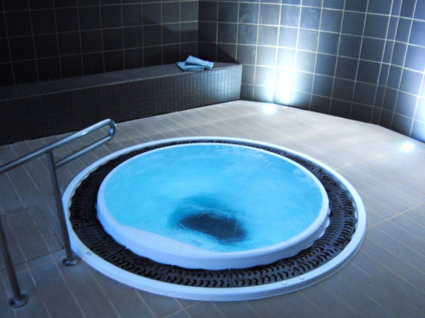 Imagen de la piscina del Hotel Roc Blanc and Spa. Foto 9