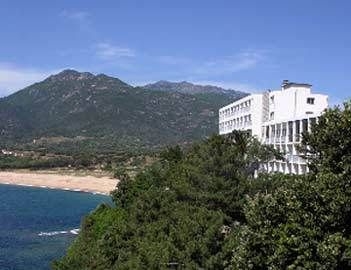 Imagen de los exteriores del Hotel Roc E Mare. Foto 4