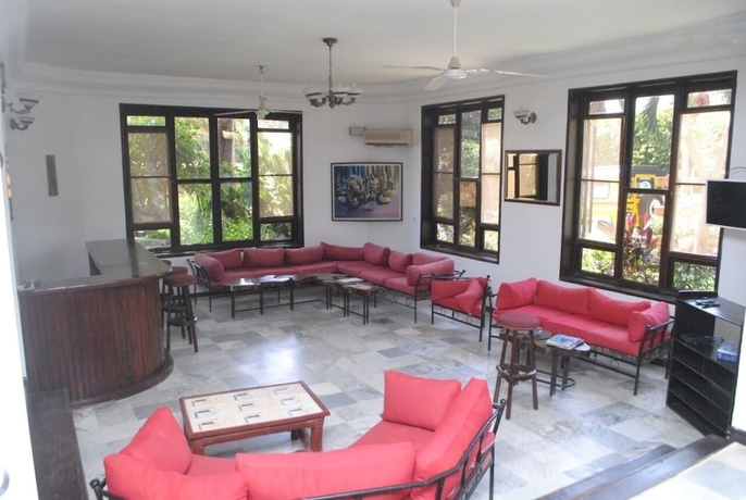 Imagen de los interiores del Hotel Roc Heights Lodge. Foto 19