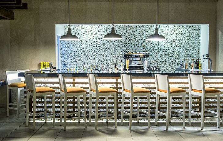 Imagen del bar/restaurante del Hotel Roc Lagunas del Mar. Foto 5