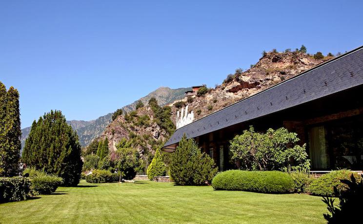 Imagen de los exteriores del Hotel Roc de Caldes. Foto 5