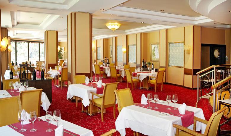 Imagen del bar/restaurante del Hotel Roc de Caldes. Foto 3