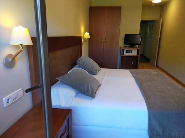 Imagen de la habitación del Hotel Roca Blanca. Foto 10