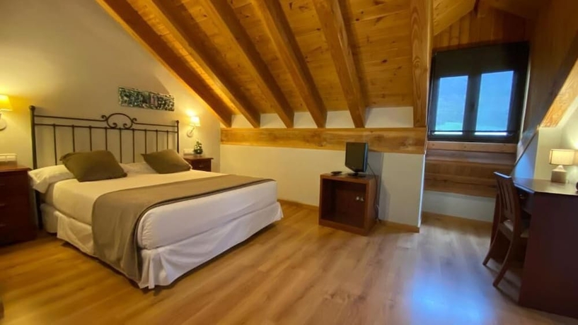 Imagen de la habitación del Hotel Roca Blanca. Foto 12