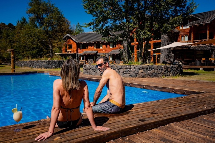 Imagen de la piscina del Hotel Roca Negra. Foto 16