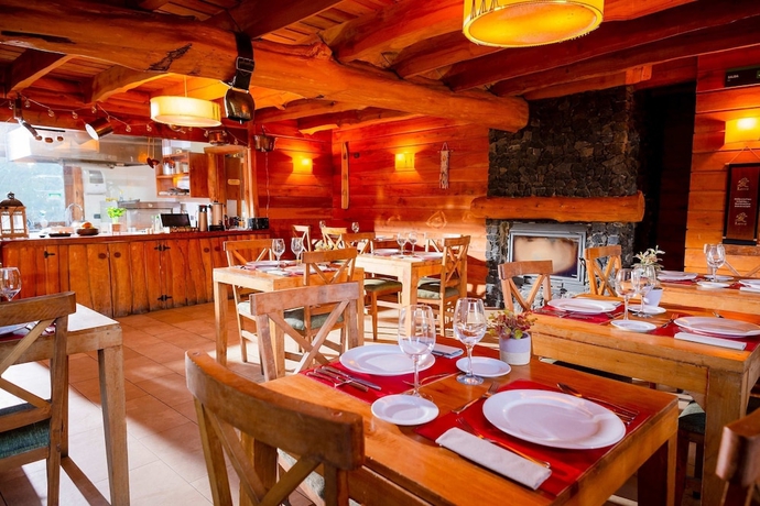 Imagen del bar/restaurante del Hotel Roca Negra. Foto 1
