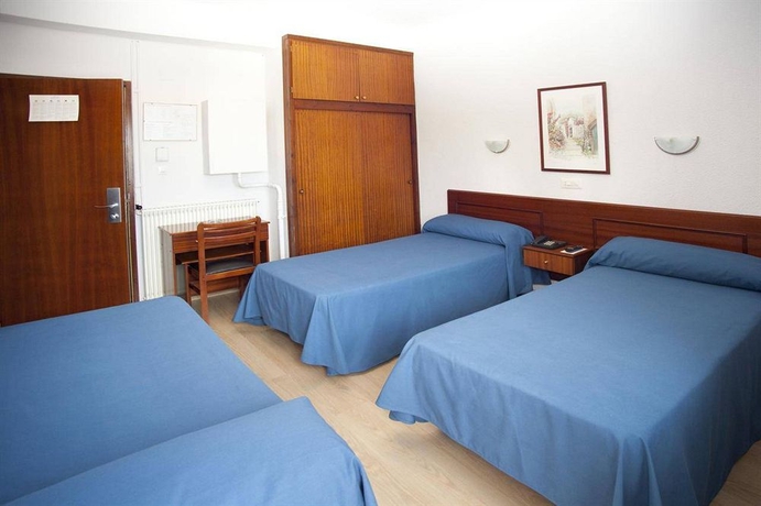Imagen de la habitación del Hotel Roca, Vinaros. Foto 6