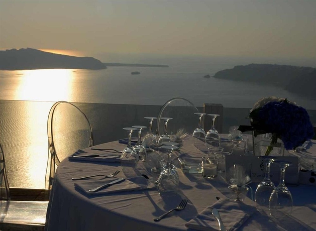 Imagen del bar/restaurante del Hotel Rocabella Santorini and Spa. Foto 1