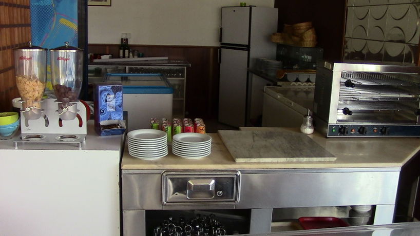 Imagen de los exteriores del Hotel Rocade. Foto 15