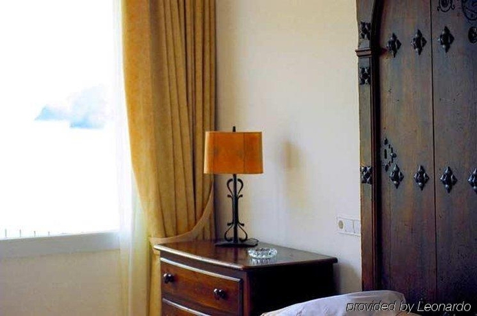 Imagen de la habitación del Hotel Rocamar, Cadaques. Foto 15