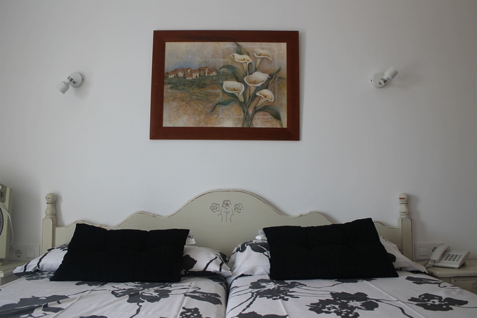 Imagen de la habitación del Hotel Rocamar, Cala Figuera. Foto 9