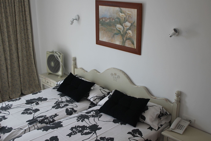 Imagen de la habitación del Hotel Rocamar, Cala Figuera. Foto 11