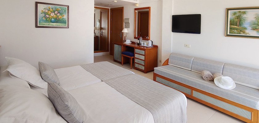 Imagen de la habitación del Hotel Rocamarina - Adults Only. Foto 14