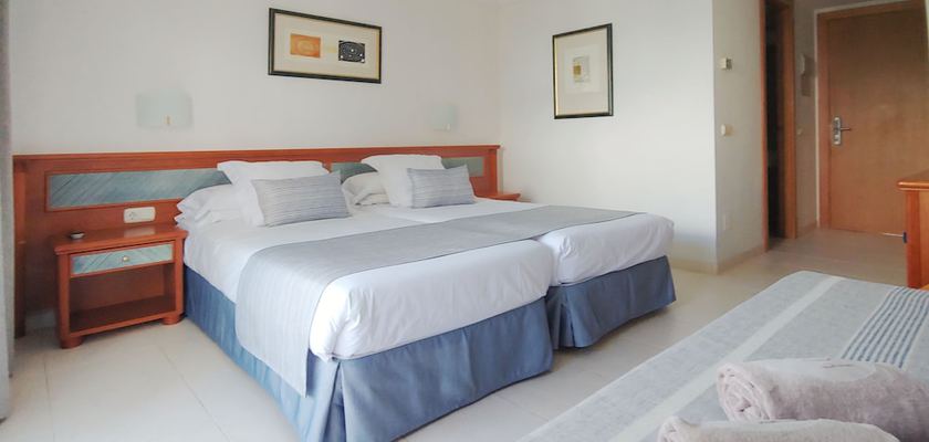 Imagen de la habitación del Hotel Rocamarina - Adults Only. Foto 17