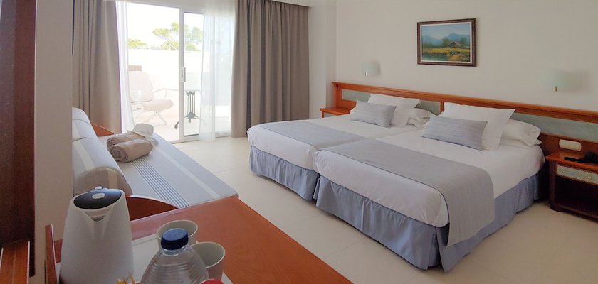 Imagen de la habitación del Hotel Rocamarina - Adults Only. Foto 19