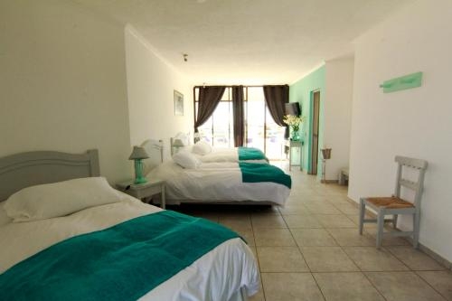 Imagen general del Hotel Rocas De Bah&iacute;a. Foto 4