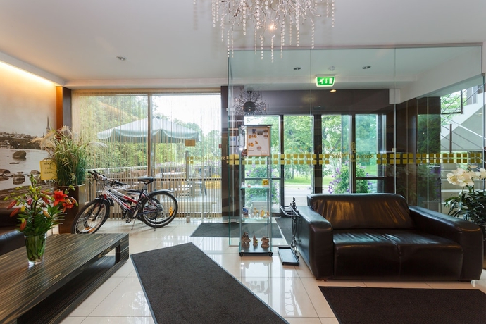 Imagen de los interiores del Hotel Rocca Al Mare. Foto 19