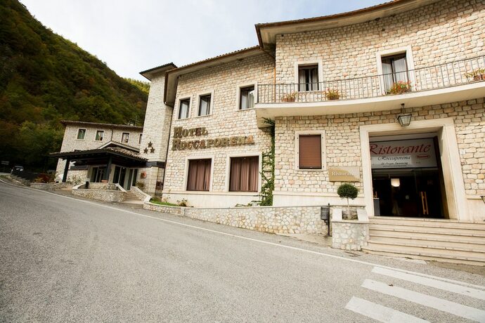 Imagen general del Hotel Roccaporena. Foto 6