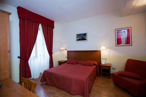 Imagen de la habitación del Hotel Roccaporena & La Margherita. Foto 16