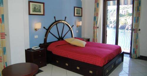 Imagen de la habitación del Hotel Rocce Azzurre. Foto 11
