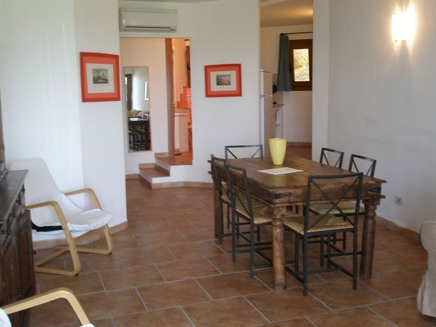 Imagen de la habitación del Hotel Rocce Sarde. Foto 3