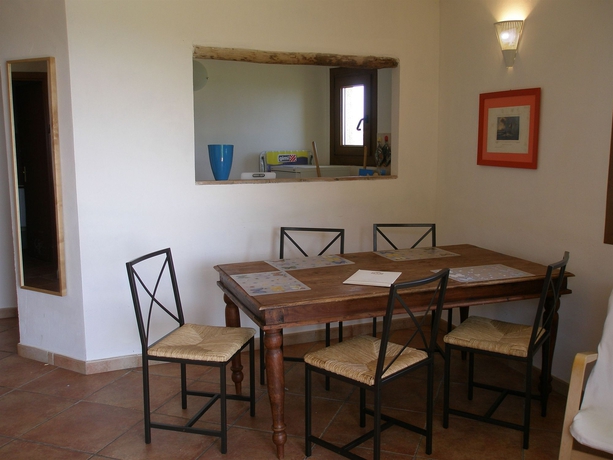 Imagen de la habitación del Hotel Rocce Sarde. Foto 11