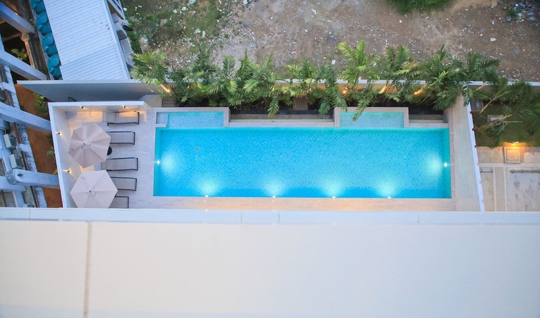 Imagen de la piscina del Hotel Rocco Aonang Krabi. Foto 19
