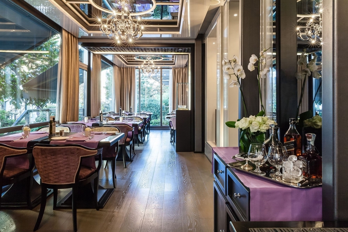 Imagen del bar/restaurante del Hotel Rocco Forte The Carlton. Foto 1